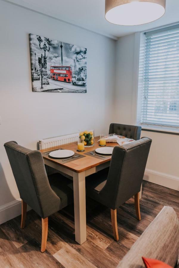 Cavendish House With Secure, Allocated Parking, 2 Mins Walk From Windsor Castle Rom bilde
